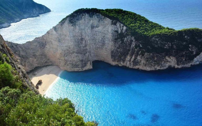 navagio-plaza-zakintos-grcka